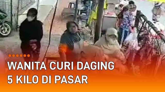 Aksi pencurian di tempat umum terekam CCTV. Terjadi saat pedagang sedang sibuk melayani para pembeli. Disebut terjadi di Pasar Pare, Kediri, Jawa Timur, Selasa (26/4/2022) pagi.