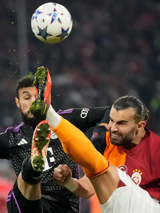 <p>Bayern Munchen menundukkan Galatasaray untuk melaju ke babak 16 besar Liga Champions 2023/2024. (AP Photo/Matthias Schrader)</p>