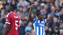 Pemain Brighton & Hove Albion, Danny Welbeck, melakukan selebrasi setelah mencetak gol ke gawang Liverpool pada lanjutan Liga Inggris di AMEX Stadium, Sabtu (21/3/2026) malam WIB. (AP Photo/Ian Walton)