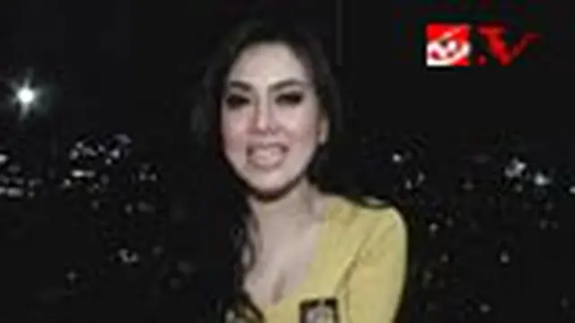 Syahrini Jadi Juri Audisi di Bandung