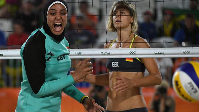 20160809-Atlet-Olimpiade-2016-Berjilbab-Brasil-Doaa-Elghobashy-AFP