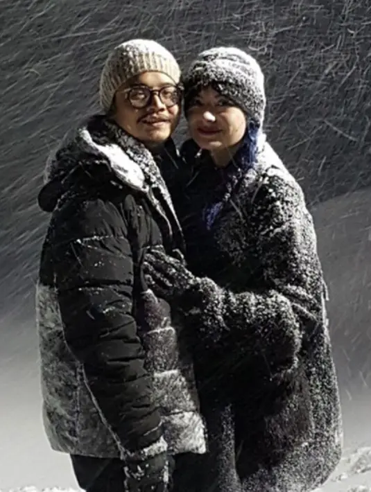 Banyak warganet yang mengira jika liburan ke Jepang ini merupakan bulan madu. Tetapi pasangan ini sebenarnya akan berbulan madu ke Maldives pada tahun 2018 mendatang. (Foto: instagram.com/miss_adinda_mae)