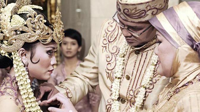 Primbon Hari Nikah Ketahui Kecocokan Pasangan Dari Weton Dan Hari Nikah Fimela Fimela Com