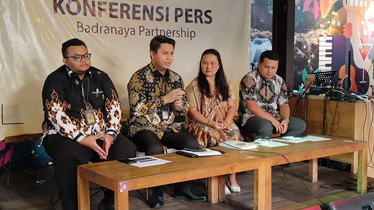 Kuasa hukum terdakwa AG, Mangatta Toding Allo saat konferensi pers yang digelar di kawasan Jakarta Selatan, Kamis (4/5/2023).