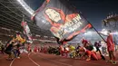 Pemain dan pendukung Persija Jakarta merayakan kemenangan 5-0 atas PSS Sleman saat laga terakhir BRI Liga 1 2022/2023 di Stadion Utama Gelora Bung Karno (SUGBK), Senayan, Jakarta, Sabtu (15/04/2023). (Bola.com/Bagaskara Lazuardi)