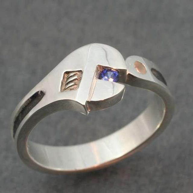 Desainnya Unik, Ini 7 Potret Inspirasi Cincin Pernikahan yang Anti-Mainstream