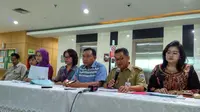 Kepala Dinas Kesehatan DKI Jakarta Koesmedi Priharto saat membacakan keputusan tentang pemberian sanksi ke RS Mitra Keluarga Kalideres. 