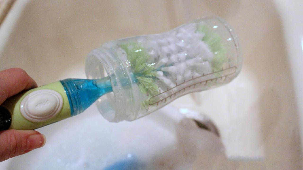 Hindari Diare pada Anak, Cuci Botol dengan Tepat