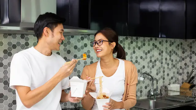 pasangan bahagia