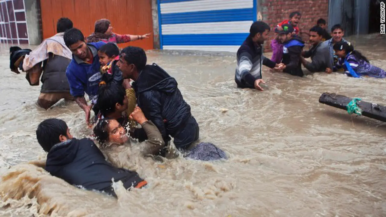 Banjir Parah Rendam Asia Selatan & China Renggut Hampir 500 Nyawa