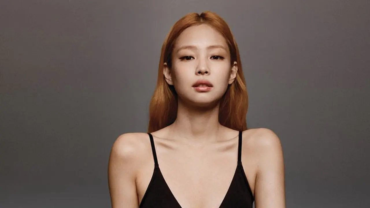 Harga Bralatte Hingga Bikini yang Dikenakan Jennie Dalam Potret bersama Calvin Klein