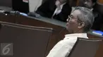 Terdakwa kasus dugaan korupsi pengadaan UPS, Alex Usman saat Sidang Tuntutan di Pengadilan Tipikor, Jakarta, Kamis (3/3/2016). JPU menuntut hukuman 7 tahun dengan denda Rp 500 juta subsider 6 bulan kurungan. (Liputan6.com/Helmi Afandi)