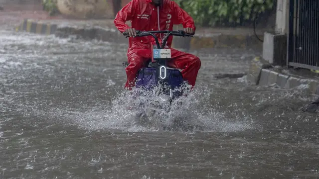 Hujan Monsun di India Menyelimuti Seluruh Negeri