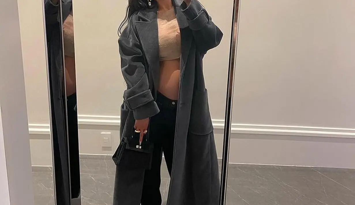 Dalam sebuah wawancara, Kylie mengungkap dirinya ingin memiliki banyak anak. "Aku melihat diriku akan memiliki empat orang anak," katanya dikutip dari laman E!News. (Foto: Instagram/kyliejenner)