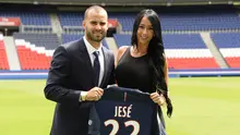 Jese Rodriguez bersama istrinya, Aurah Ruiz. (AFP/BERTRAND GUAY).