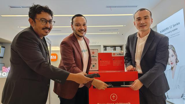 (ki-ka) Ketua Umum FORWAT, Danang Arradian_ CEO Octopus, Moehammad Ichsan_ dan Country Director Xiaomi Indonesia, Wentao Zhao (Dok. Xiaomi Indonesia)