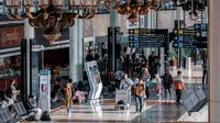 Ilustrasi suasana bandara. (Foto: Shutterstock)