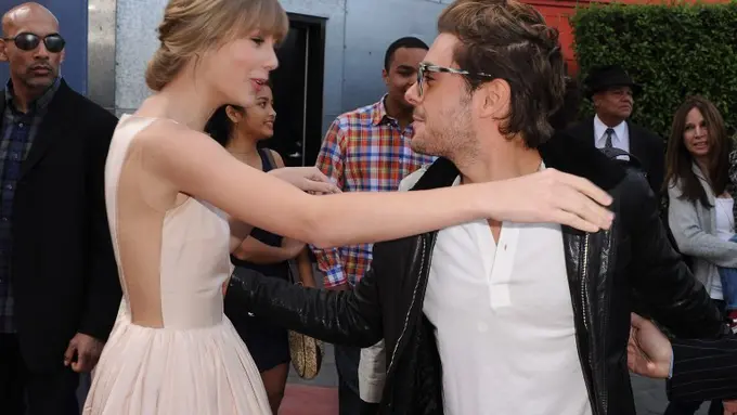 Taylor Swift dan Zac Efron
