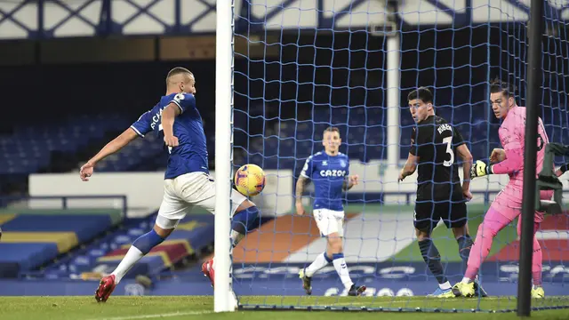 FOTO: Libas Everton, Manchester City Jauh Tinggalkan Manchester United