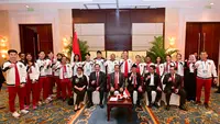 Presiden Joko Widodo atau Jokowi memberikan semangat secara langsung kepada para atlet yang akan bertanding dalam ajang FISU World University Game, di Hotel Shangri-La, Chengdu, China, Jumat (28/7/2023). (Foto: Laily Rachev - Biro Pers Sekretariat Presiden)