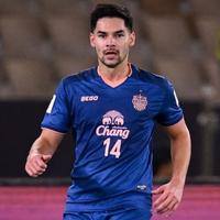 Bek Timnas Indonesia Berpeluang Besar Meraih 2 Trofi Juara Bersama Buriram United