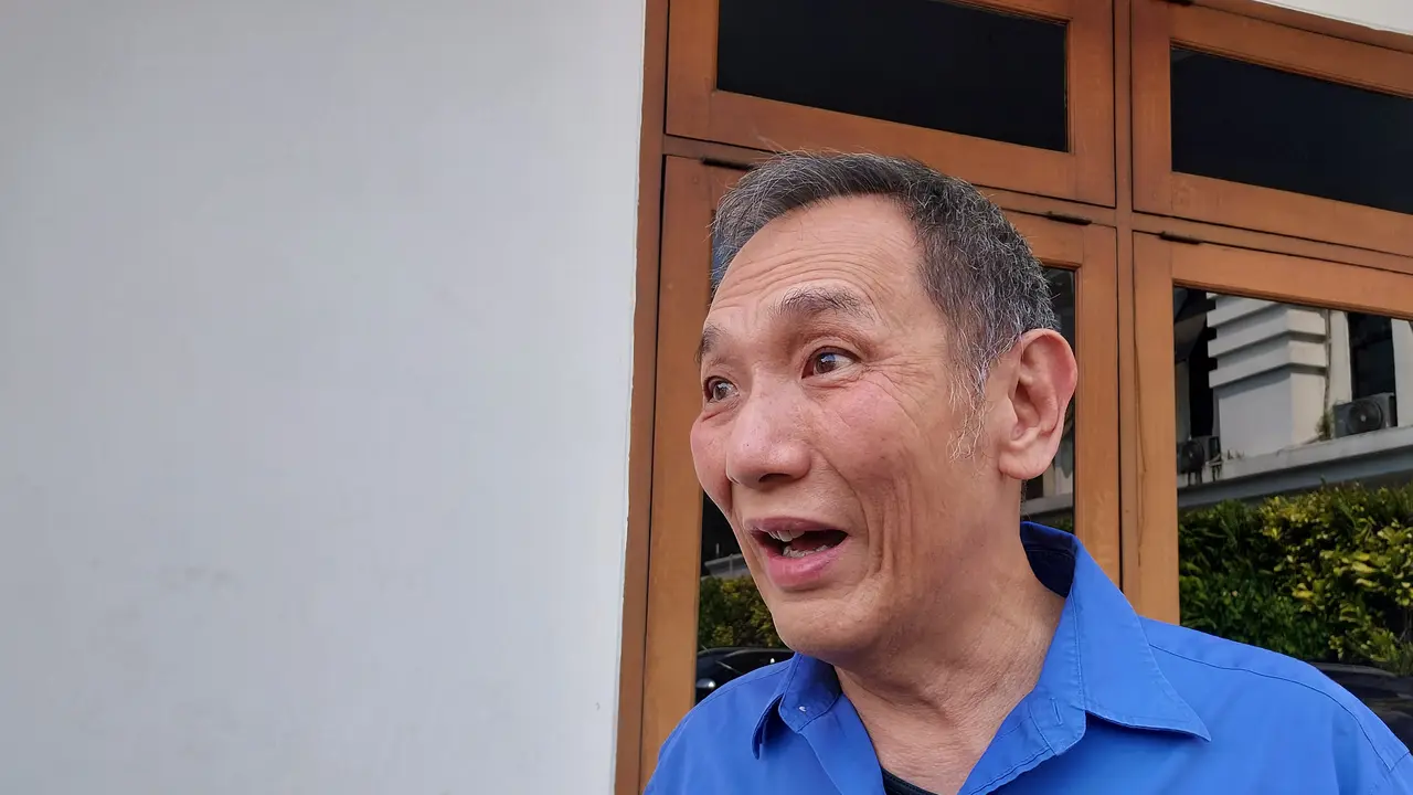 Bos jalan tol Jusuf Hamka di Kantor Kemenko Polhukam, Jakarta, Rabu (13/12/2023).Jusuf Hamka kembali negosiasi nilai utang negara kepada perusahaannya, Citra Marga Nusaphala Persada (CMNP). (Arief/Liputan6.com)