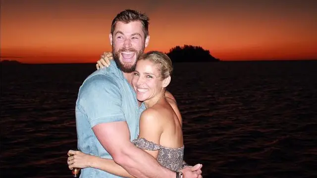 [Bintang] Chris Hemsworth - Elsa Pataky