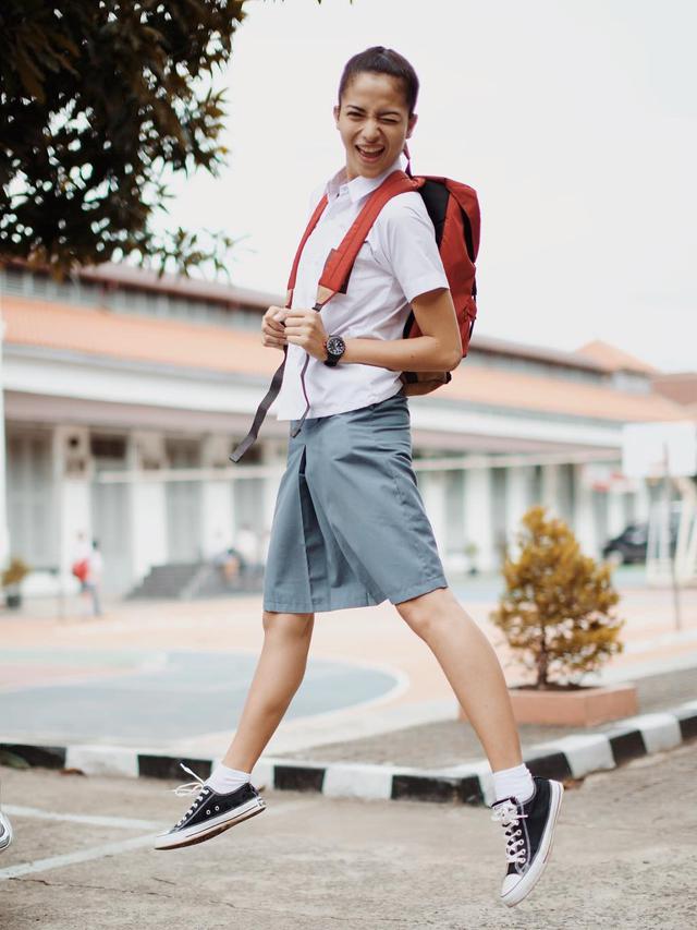 otret Putri Marino Berseragam SMA