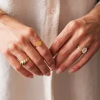 Berikut panduan memilih warna perhiasan logam sesuai undertone kulit/copyright pexels/PNW Production