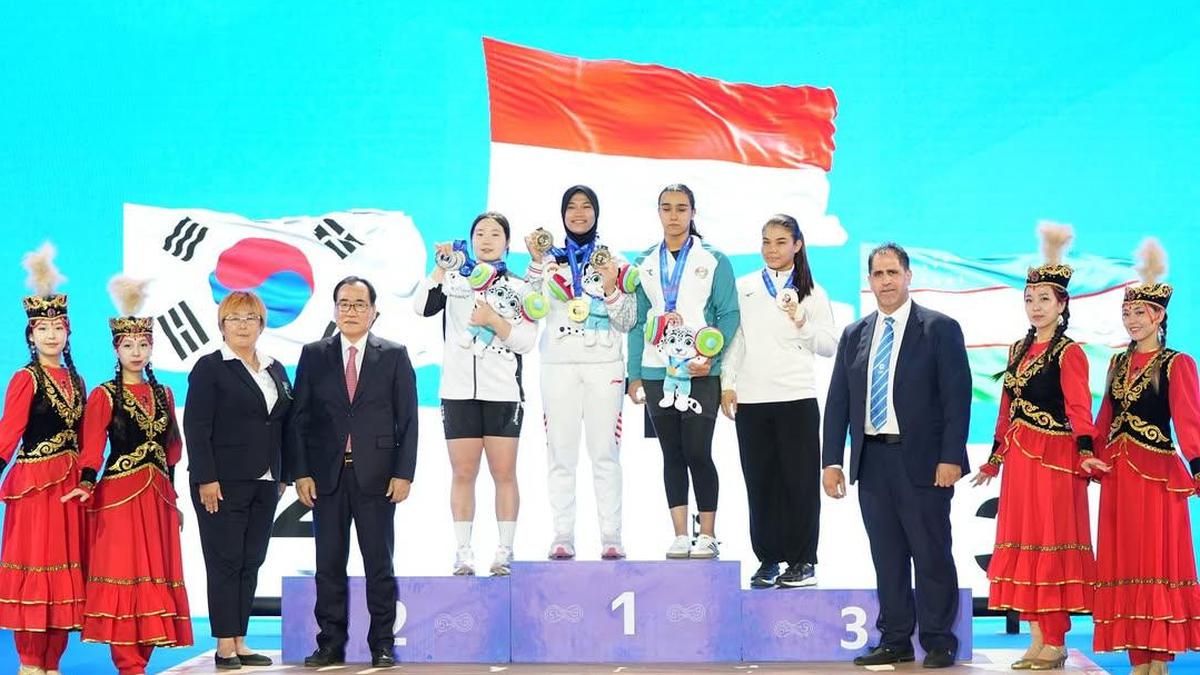 Alyamaulida Kartika Sapu Bersih Emas di Kejuaraan Asia Angkat Besi Remaja dan Junior 2025
