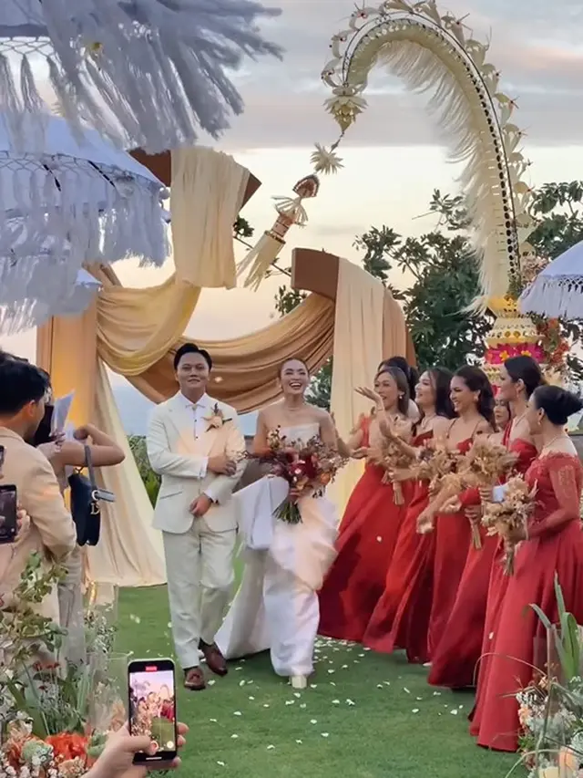 Resepsi kedua Mahalini dan Rizky Febian (Instagram/thebridestory)