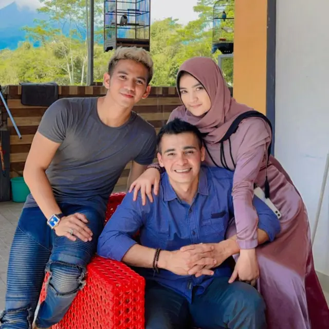 6 Potret Kedekatan Ridho DA dan Calon Ayah Mertua, Kompak Nge-gym Bareng
