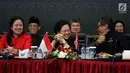 Ketum PDIP, Megawati Soekarnoputri bersama Sekjen PDIP Hasto Kristiyanto dan Ketua Bidang Politik dan Keamanan PDIP non aktif Puan Maharani mengikuti Rakor Bidang Politik & Keamanan Tingkat Nasional, Jakarta, Kamis (3/5). (Liputan6.com/Johan Tallo)