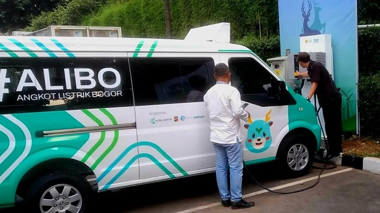 PLN Operasikan SPKLU Khusus Angkot Listrik di Kota Bogor