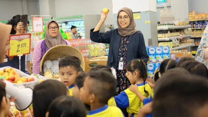 Ulang Tahun ke-22, Super Indo Ajak 22 Ribu Anak Makan Buah Serentak