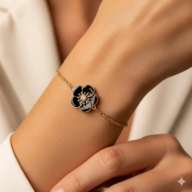 Gelang Rantai Emas dengan Liontin Bunga Hitam