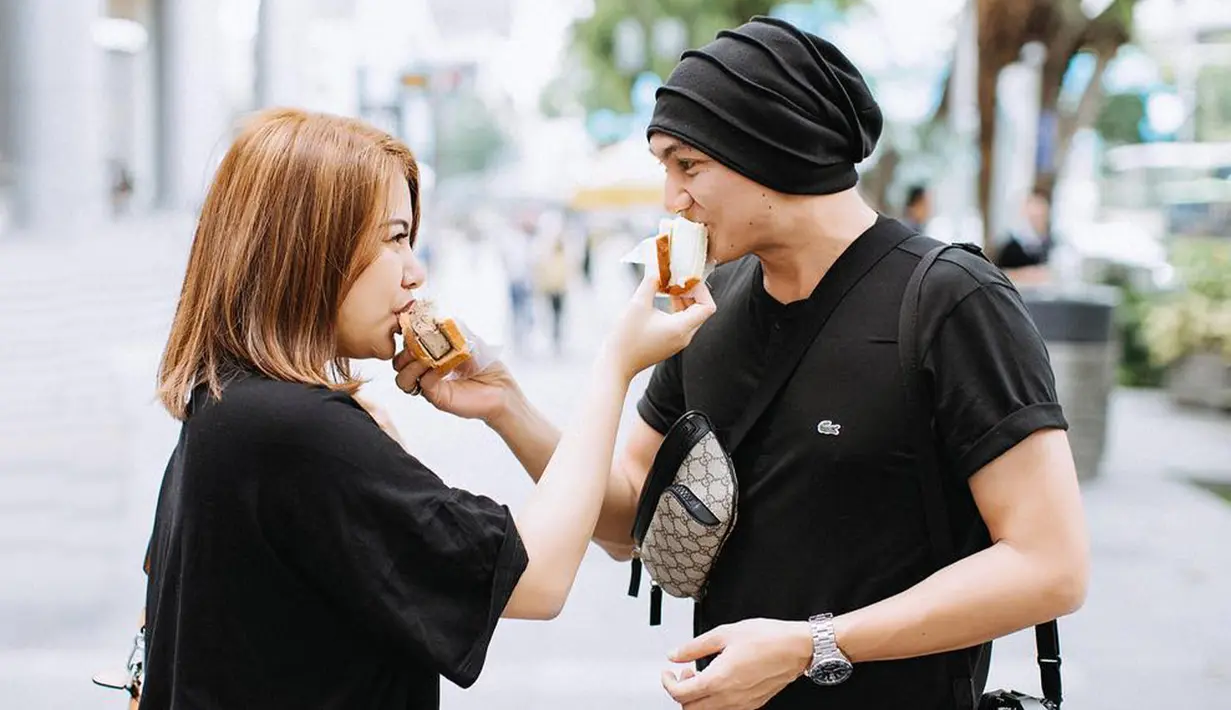 Tujuh tahun menikah, pasangan ini jarang diterpa berita miring bahkan mereka selalu memamerkan keharmonisan mereka di akun media sosial mereka. (Liputan6.com/IG/@winatalia)