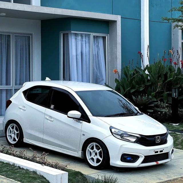 10 Potret Modifikasi Honda Brio, Hatchback Kecil Idola Anak SMA