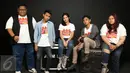Lima finalis, (ki-ka) Rama, Freza, Anggi, Fatoni dan Sasha berpose saat sesi foto di SCTV Tower, Jakarta, Rabu (17/5). (Liputan6.com/Fatkhur Rozaq)