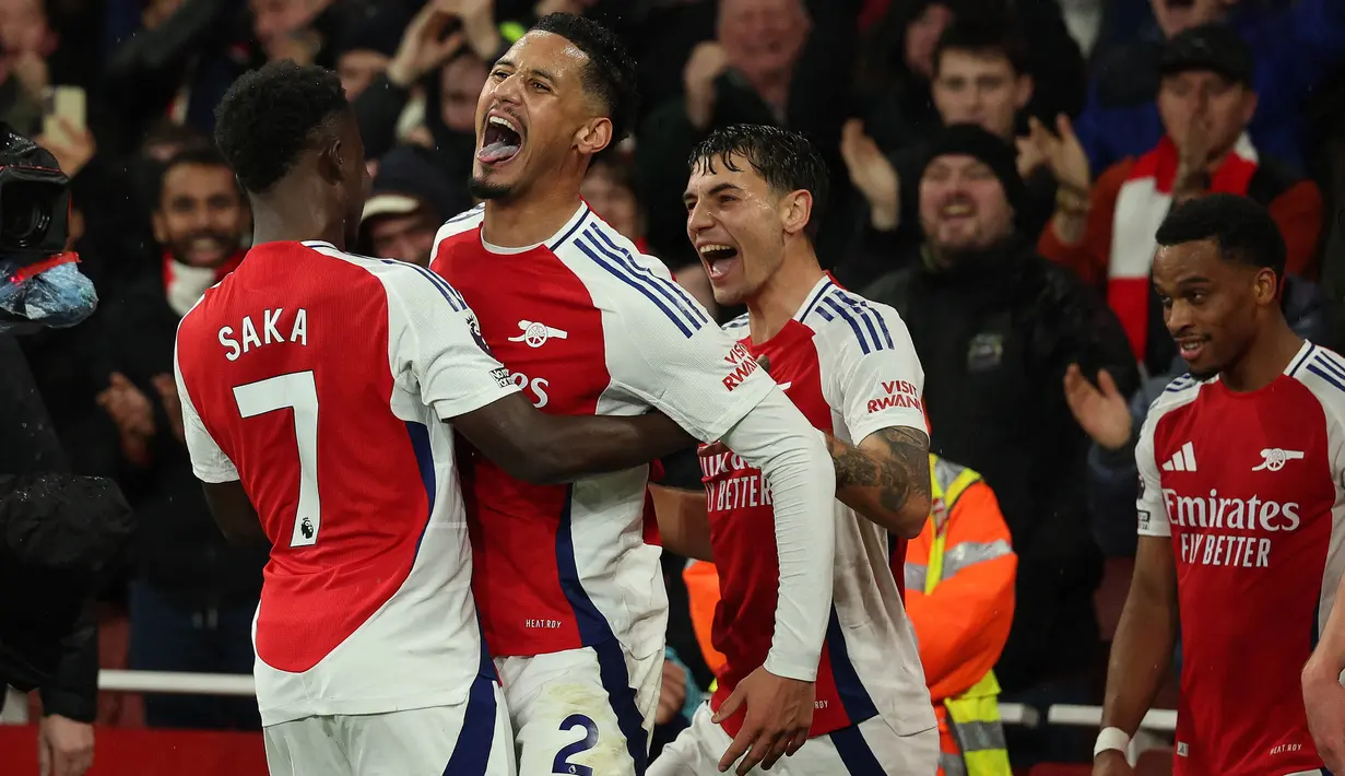 Di menit ke-73, Arsenal menggandakan keunggulan lewat aksi William Saliba. (Adrian Dennis/AFP)