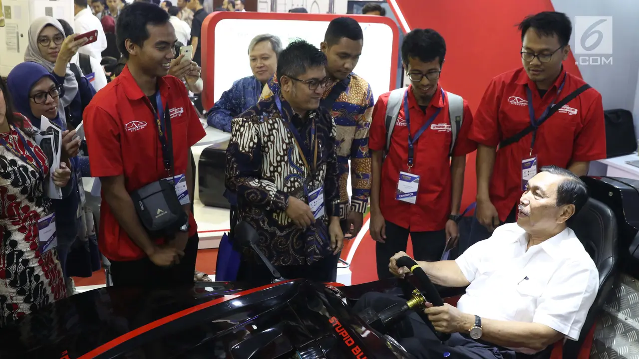 Menko Kemaritiman Resmikan Indonesia Electric Motor Show 2019