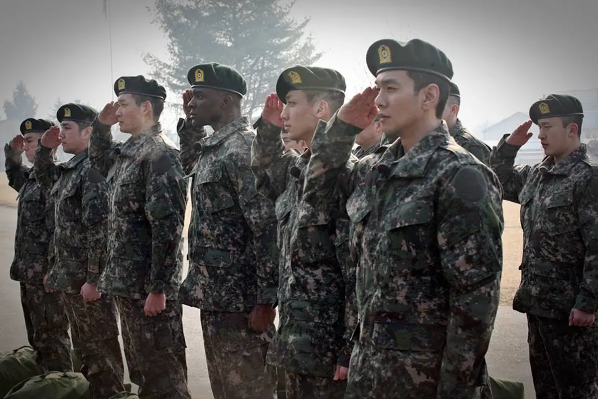 Saat Kangin Super Junior dan Personel BOYFRIEND IKut Wamil