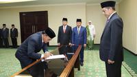 Menteri Agama (Menag) Lukman Hakim Saifuddin melantik Komaruddin Hidayat sebagai Rektor Universitas Islam Internasional Indonesia (UIII),  periode 2019 – 2024. Dok Kemenag