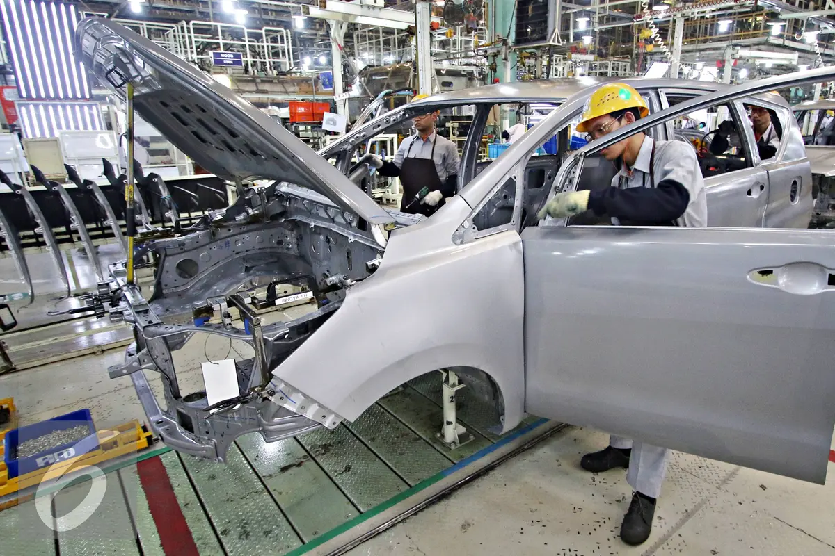 20160126-Produksi-Kijang-Inova-serta-Fortuner-Jakarta-IA