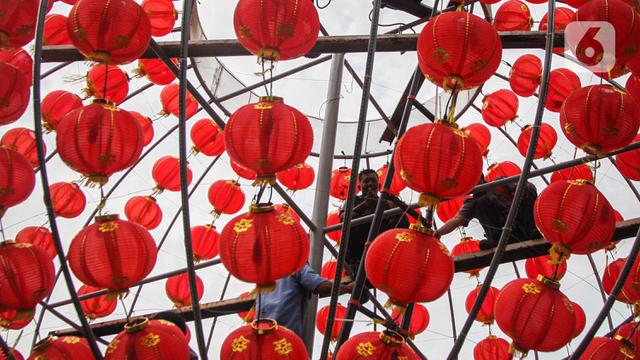 Kawasan Pertokoan di Glodok Jakarta Berhias Lampion