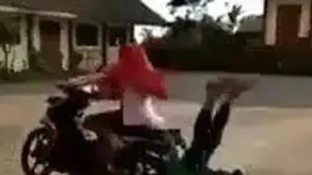 Kumpulan Potret Pemotor Terjungkal yang Berhasil Tertangkap Kamera