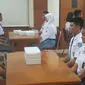 Suasana makan malam pertama calon Paskibraka 2017 di Desa Bahagia, PP-PON Cibubur, Jakarta Timur. (Liputan6.com/Aditya Eka Prawira) 