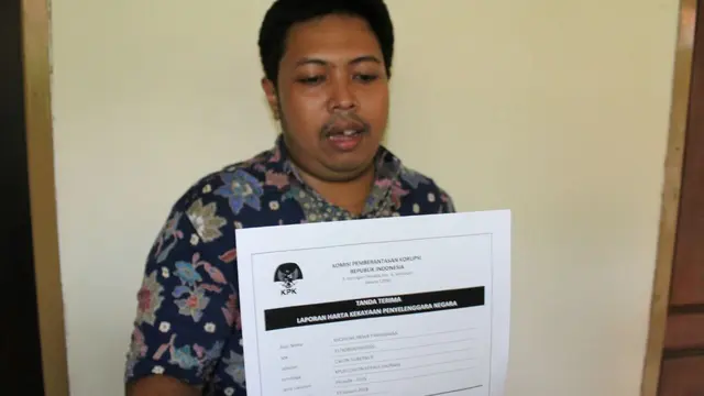 Tim Khofifah-Emil Serahkan LHKPN dan laporan pajak ke KPUD.