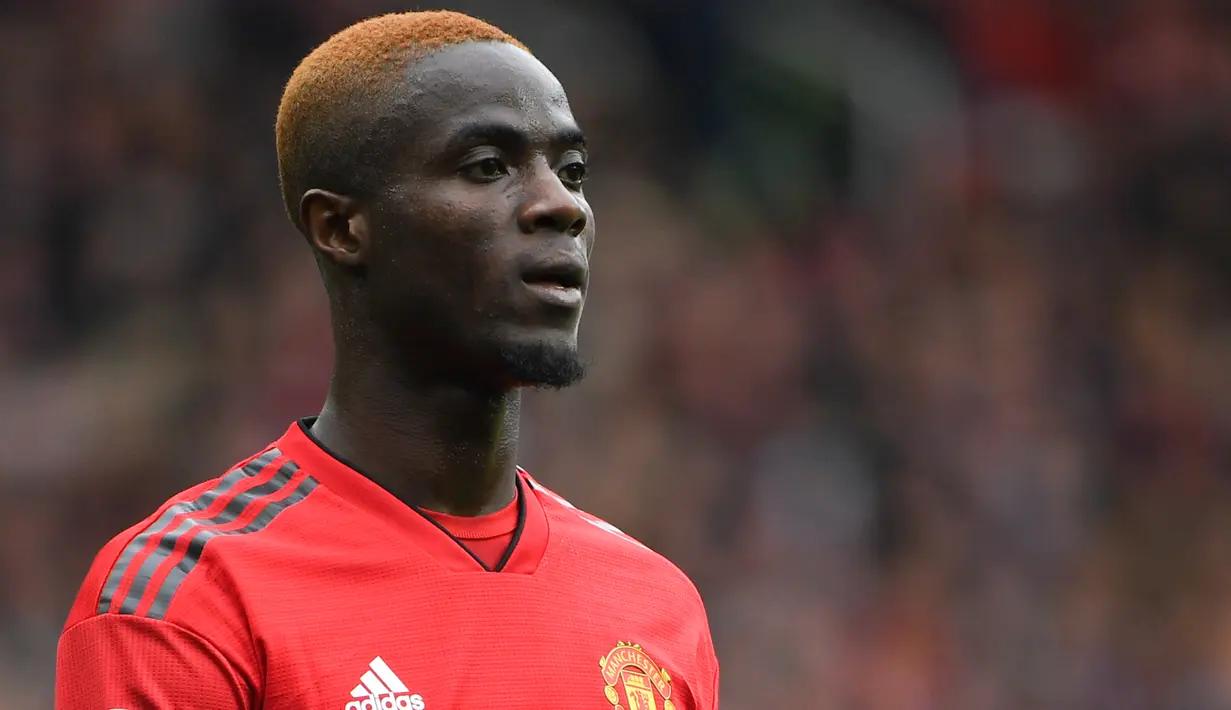 7. Eric Bailly (Manchester United) - Bek tengah asal Pantai Gading ini mulai kehilangan tempat utama di MU sejak kepergian Jose Mourinho. Ketatnya persaingan di lini belakang Setan Merah bisa menjadi alasannya meninggalkan Old Trafford. (AFP/Paul Ellis)