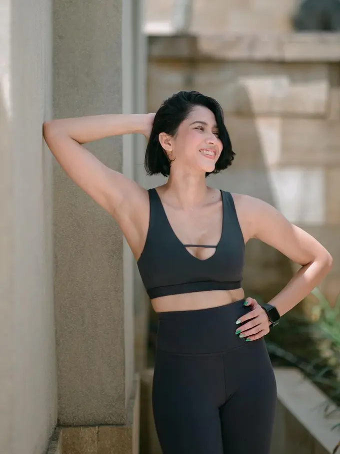 12 Potret Gaya Khas Para Srikandi dalam Film KKN di Desa Penari, ada Aghniny Haque, Aulia Sarah, Tissa Biani, dan Adinda Thomas